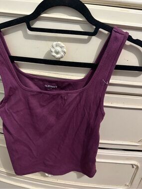 Old Navy Ribbed Square-Neck Tank Top in Plum